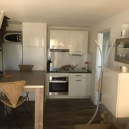 Apartmán F2 F3 En Duplex Port-frejus Proche De La