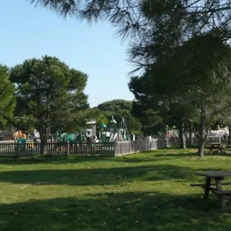Apartmán F2 F3 En Duplex Port-frejus Proche De La
