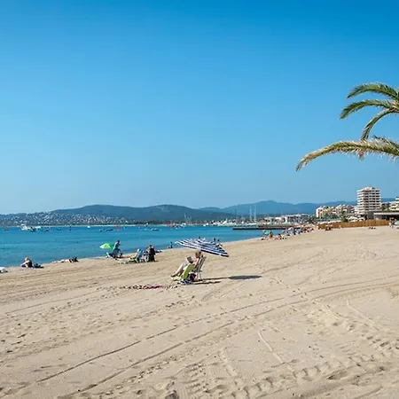 F2 F3 En Duplex Port-frejus Proche De La Apartment